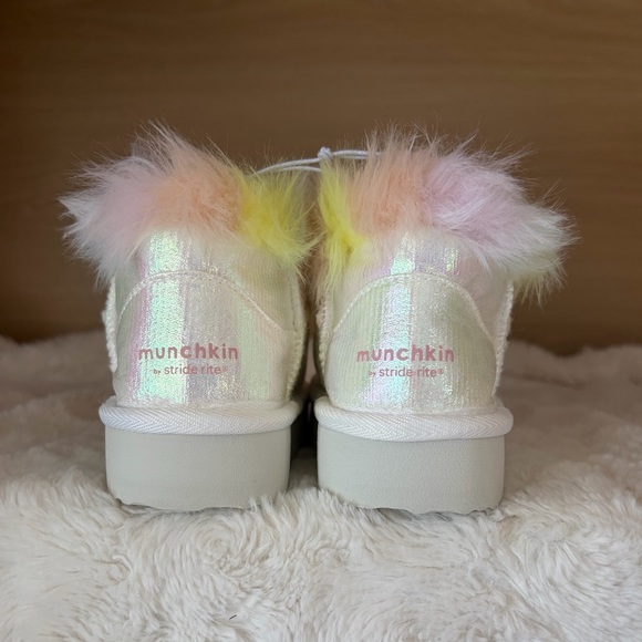 ✨$15✨NWT•Stride Rite Munchkin Elys Toddler Girls Cozy Ankle Boots | Silver | 7T - Picture 3 of 10